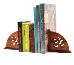 Om Book Ends