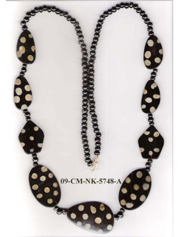 Horn necklace