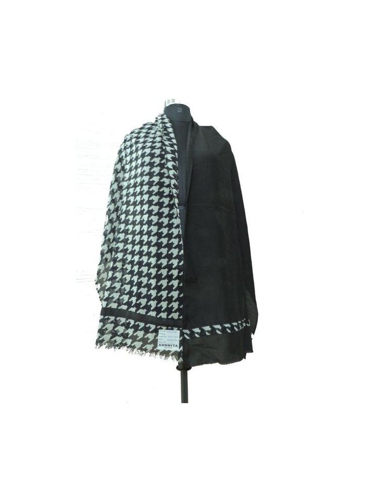 ArnNita Black & White Print Scarf